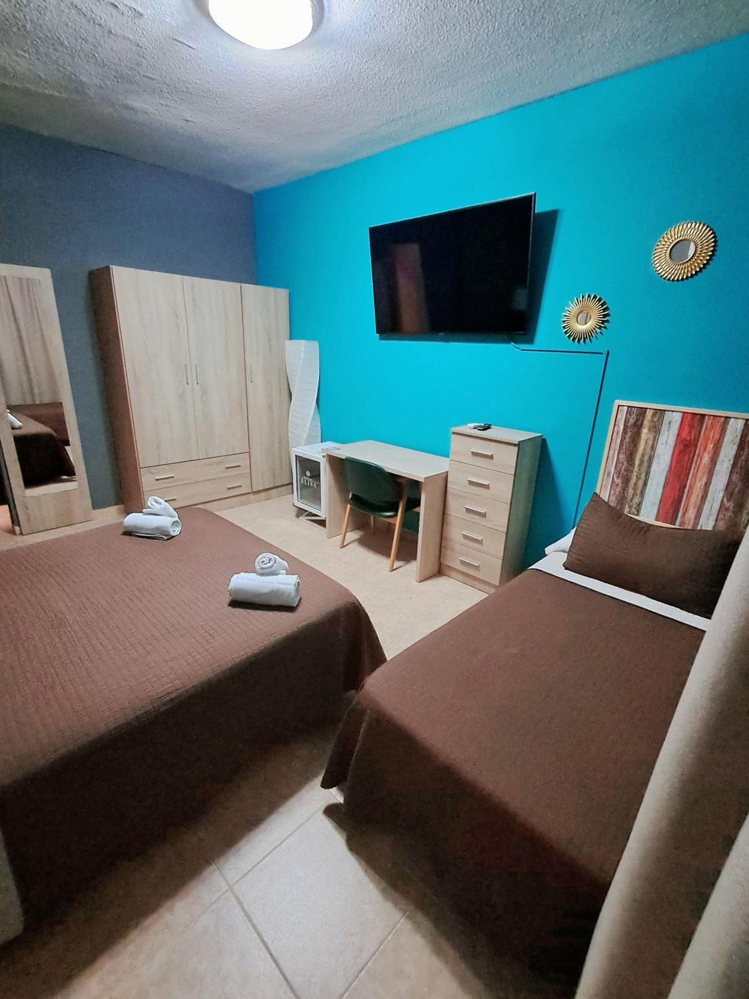 Hostal Dona Maria Вальдеморо Екстер'єр фото
