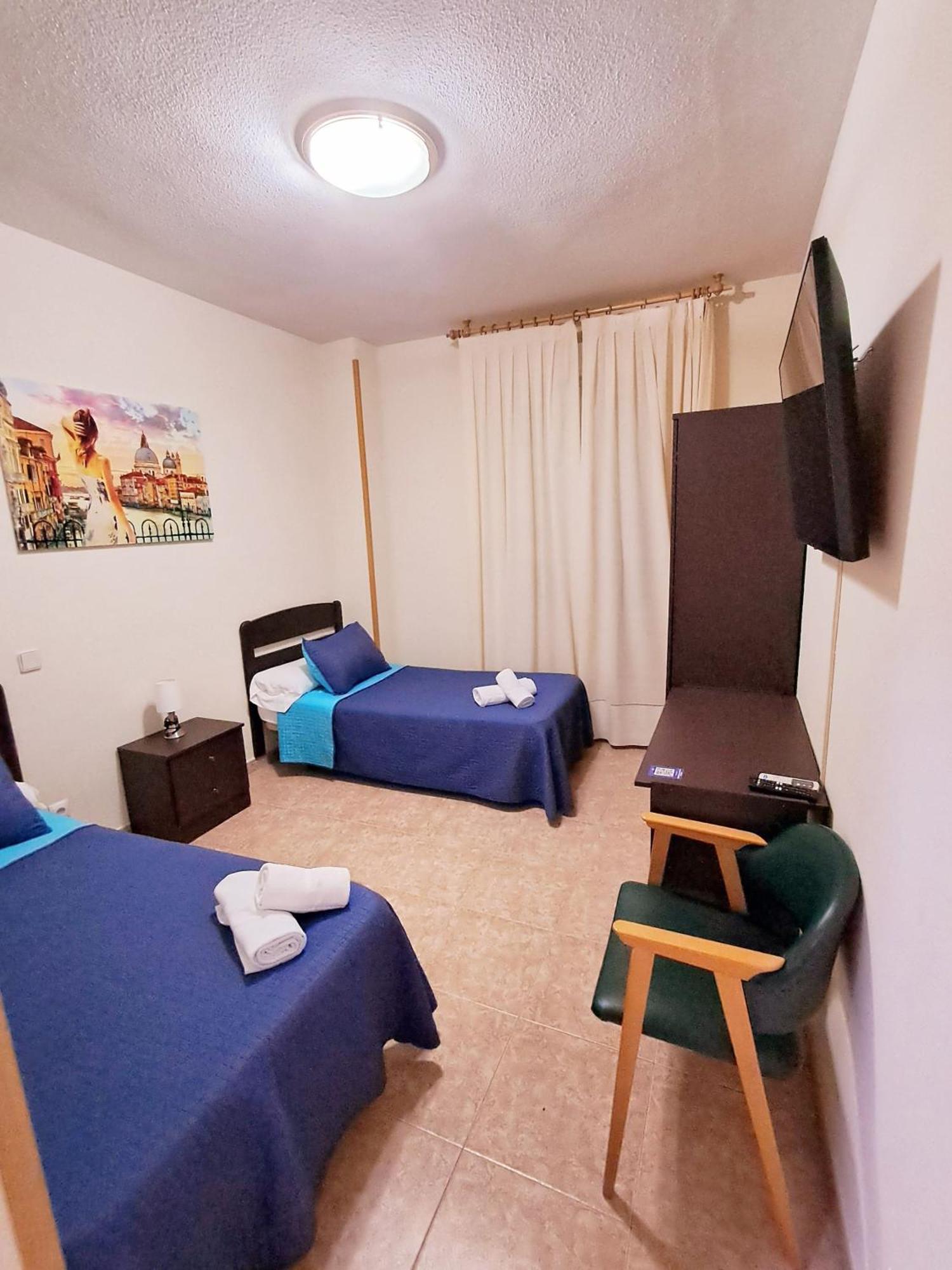Hostal Dona Maria Вальдеморо Екстер'єр фото